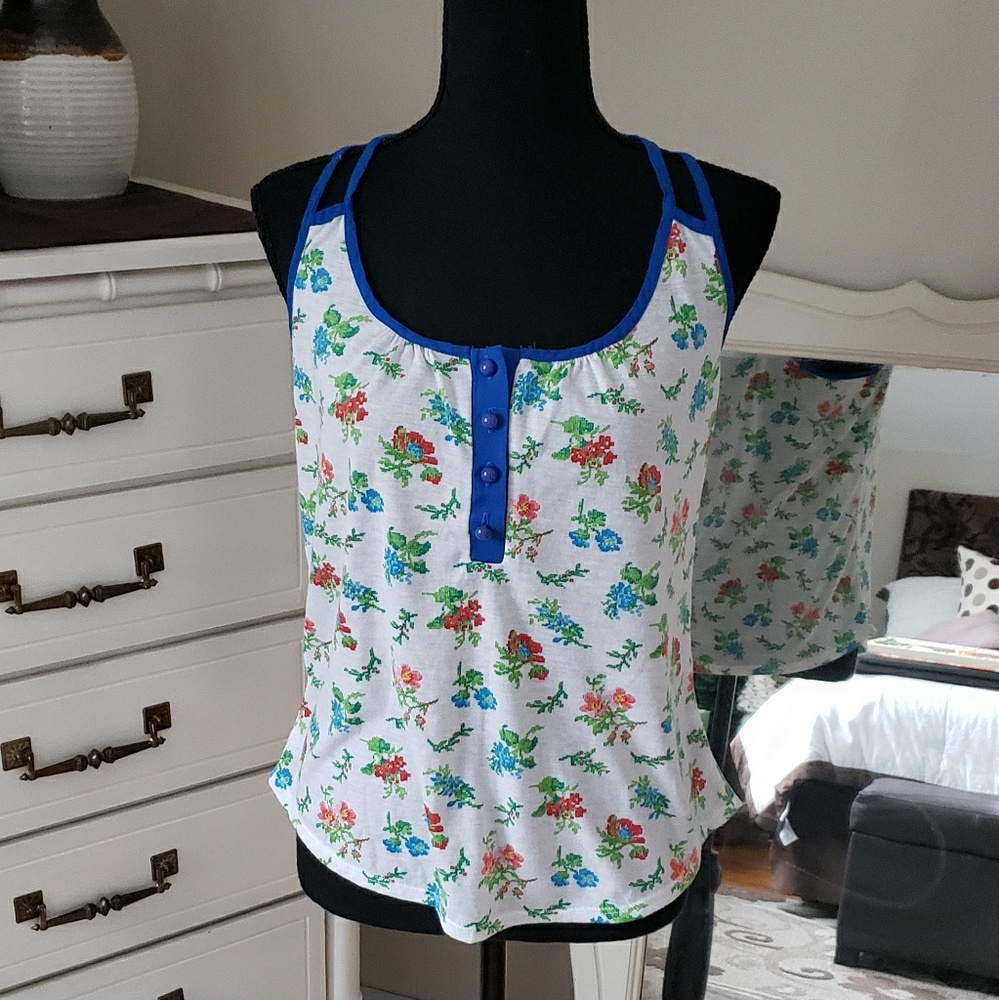 NWOT Mimi Chica floral tank